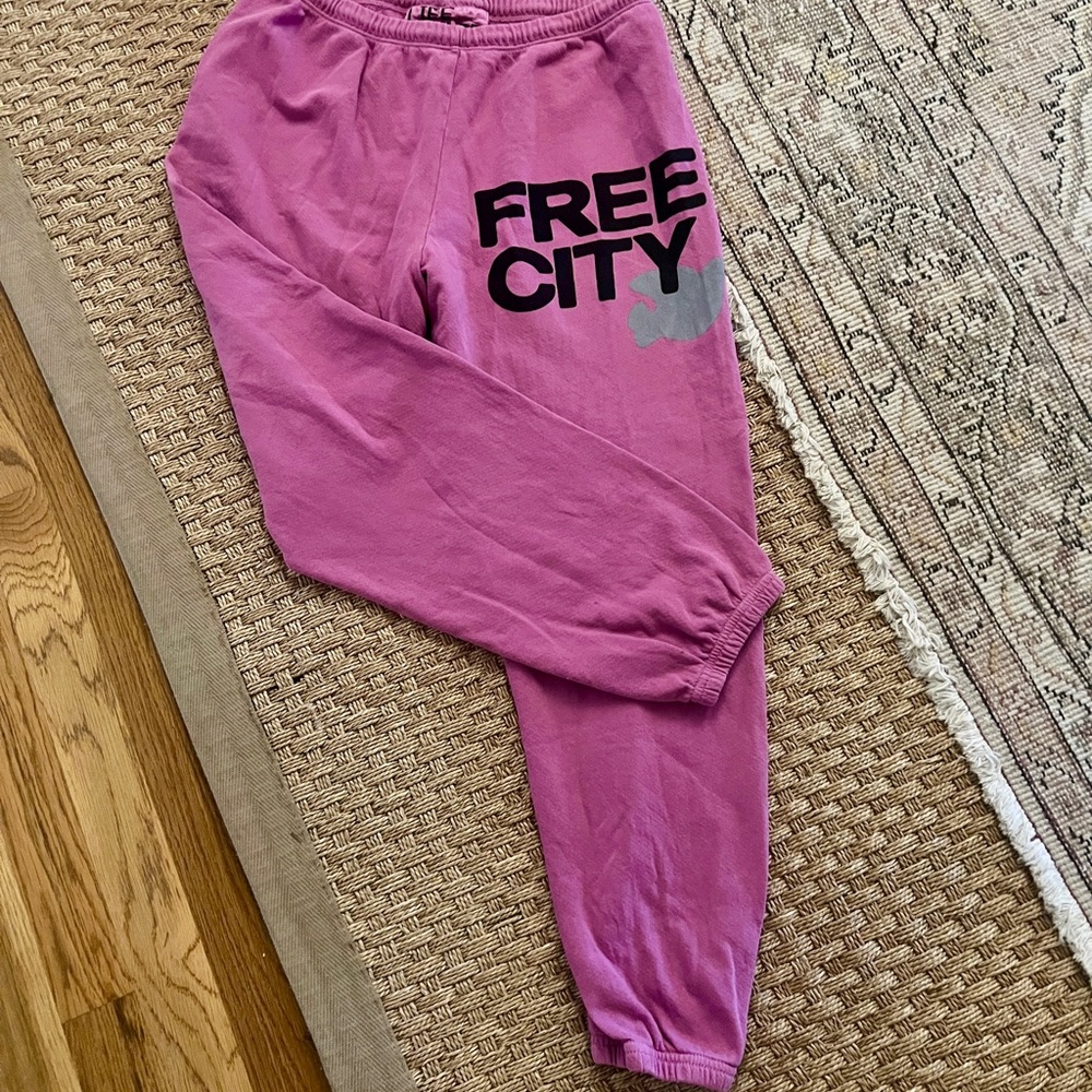 Free city sweatpants